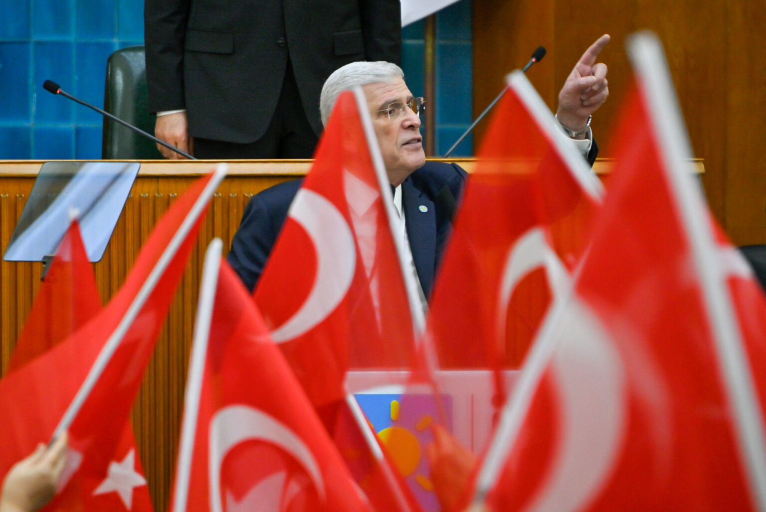 Bayrak Vatandır!