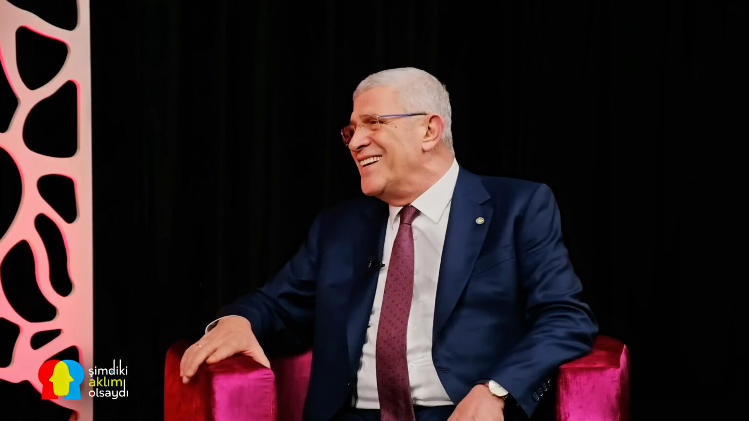 ‘’Hayatı boyunca konuşan, karşısında konuşanı dinleyen, konuşacağı konularla alakalı araştırma yapan bir ömür benim geride bıraktığım”